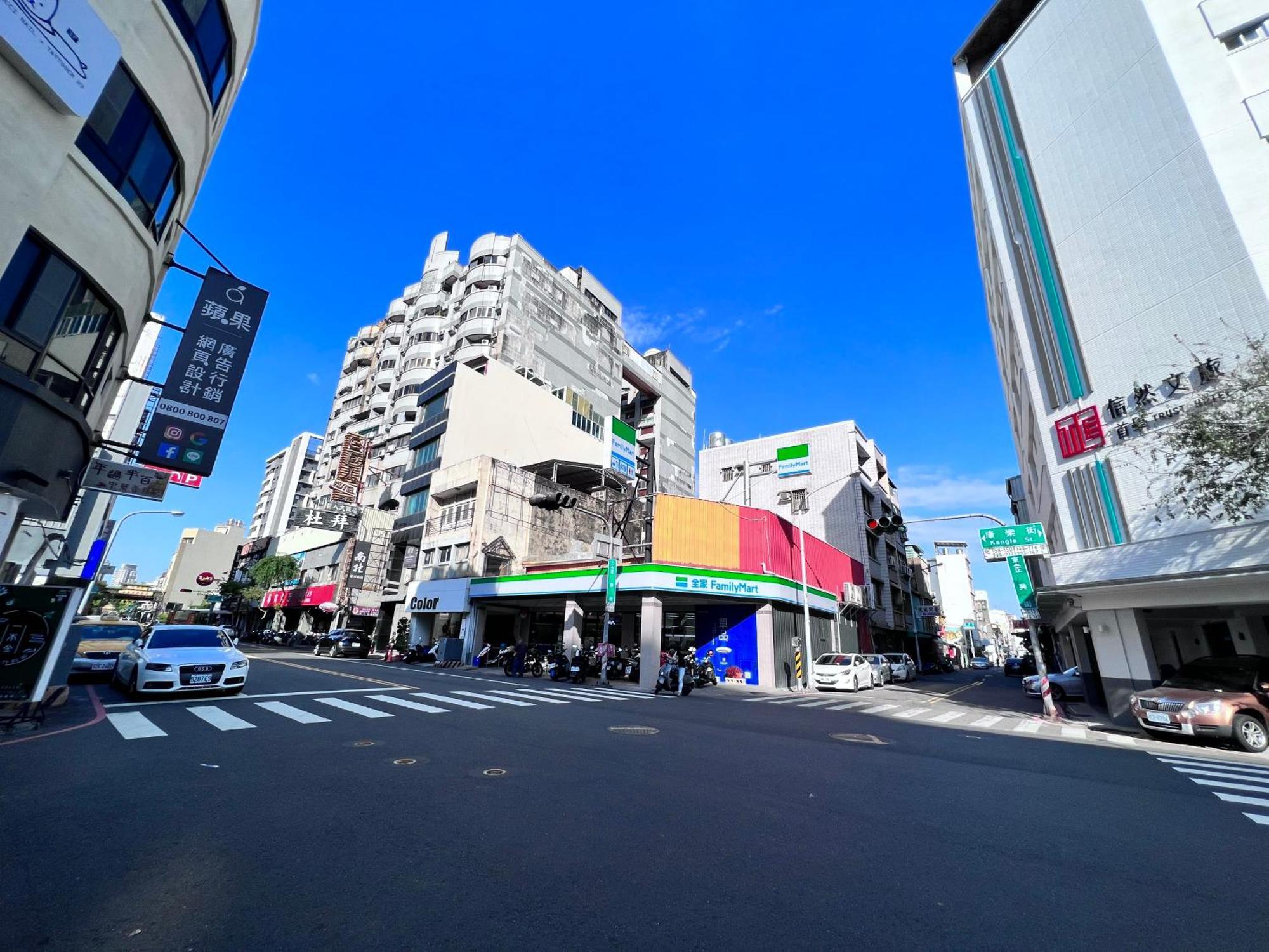 Zhengxing Suite Tainan Bagian luar foto